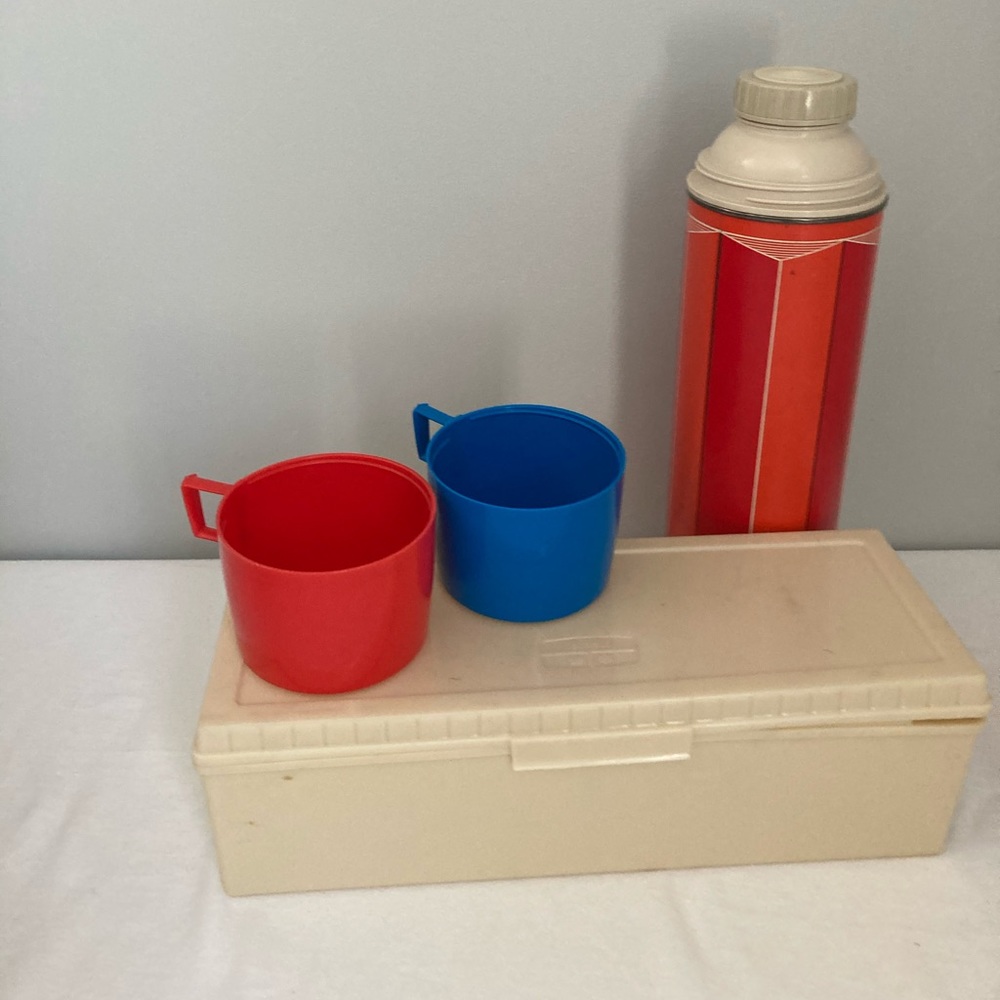 Vintage Thermos set, thermos, two mugs and box